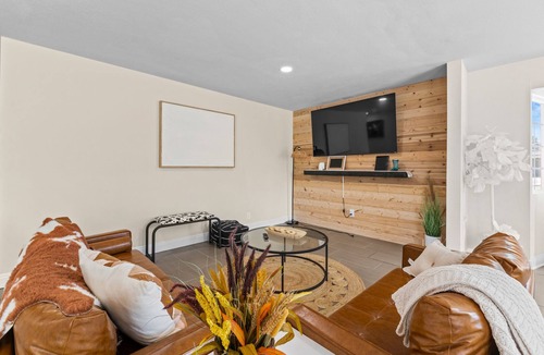 San Marcos House | Ranch Style, Minimalist, Modern Home, Strict No Parties