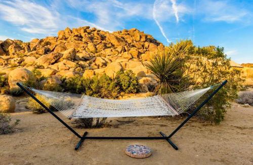Monument Manor House | Rancho Rockotillo - Breakfast in the Boulders!