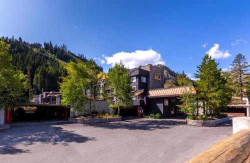 Olympic Valley Cabin | Red Wolf Lodge at Olympic Valley