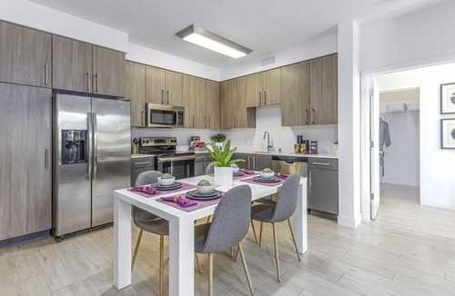 Menlo Park Condo | Relaxing Getaway: 1 Bedroom Condo with Hot Tub and Spa