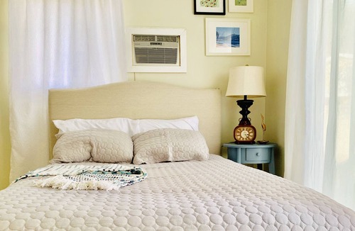 Altadena House | Relaxing Guesthouse < 10 mins from Rose Bowl