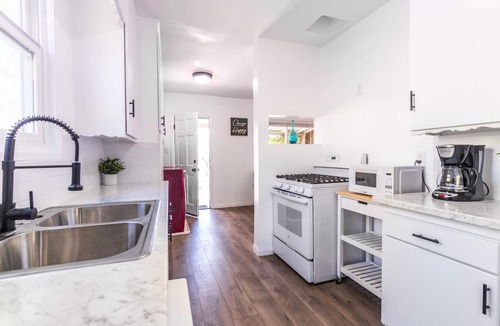 North Hollywood House | Remodeled Spacious Home, Huge Backyard, Grill, Monthly Discounts, Pets!