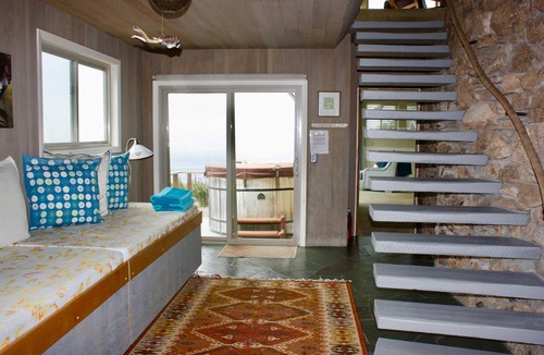 Gualala House | Romantic Oceanfront Home with Dramatic 180-degree Sea View, Hot Tub and Privacy