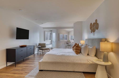 Diamond Crestview Hotel | Rooftop Ocean Views + Pool + Hot Tub + Walk to Beach | The Mara by AvantStay