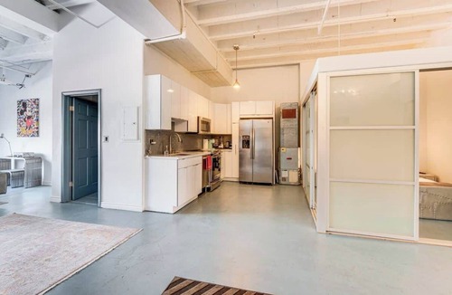 Historic Core Condo | Rooftop Pool & Hot Tub in Heart of DTLA