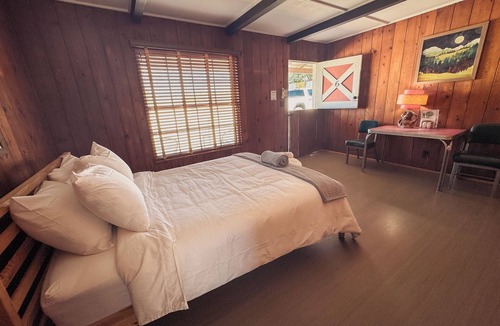 Joshua Tree Hotel | Room 6 Retro Desert Escape - Joshua Tree
