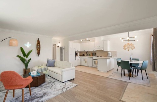 Pacifica Apartment | Scenic 2BR Stay w/Ocean, Mountain & Sunset Views