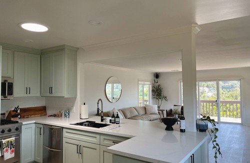 Los Feliz House | Scenic home with sweeping views! Walkable to Silver Lake; near Universal & more.