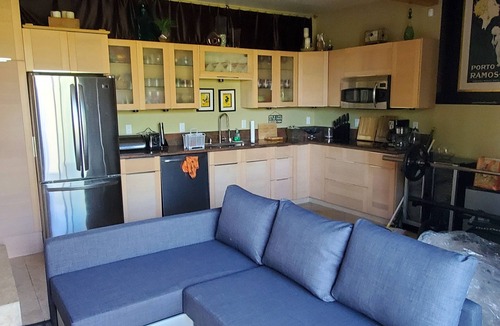 Palms House | Separate Entrance, Furnished, Sleeps 4, 1 bathroom perfect for FIFA World Cup