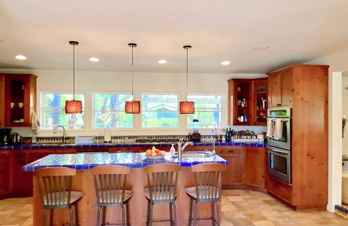 Vista House | Serenity House, quiet, tranquil , pet friendly 4 bedroom with yoga room