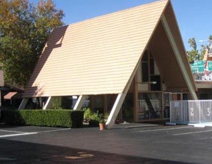 Downtown Hotel | Shasta Lodge