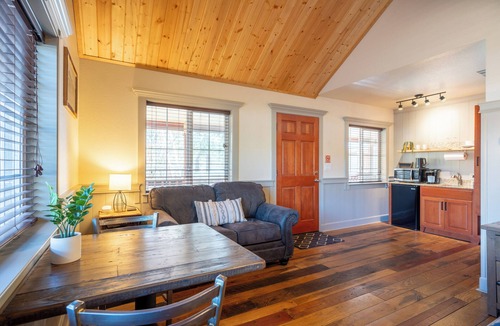 McCloud Hotel | Shasta View Lodge