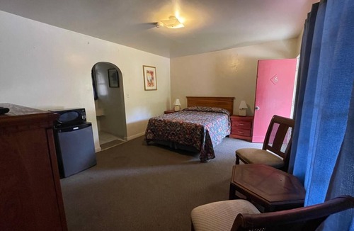 Agua Dulce Hotel | Sierra Pelona Motel