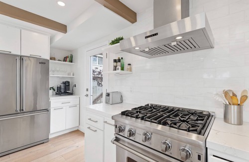 Silver Lake House | Silver Lake Hills Home with Views Patio Near Sunset Junction