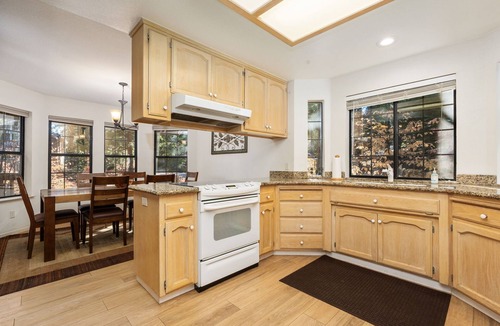 Shaver Lake Cabin | Silverpine Chalet w/Gym, Game Room & Large Decks