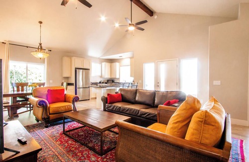 Paso Robles House | Single-Level + Private Yard | Wine Country Escape | Charm on Chestnut