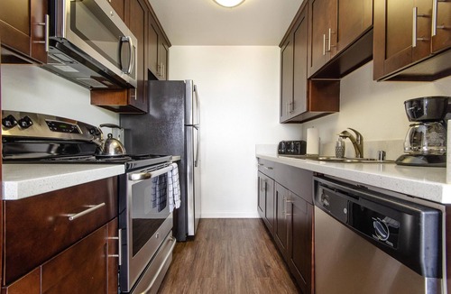 Norma Triangle Apartment | Skyline Views 1 Bedroom with Balcony & Pool