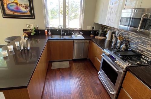 Faircrest Heights House | Skyview Suites & Estate Prime Beverly Hills Adjacent Stay with WiFi + Laundry
