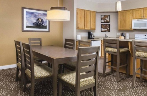 Windsor Condo | Sonoma | Wine Country Hideaway | Pool & Vineyard Views