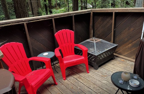 Hacienda House | Soothing house among the redwoods with WiFi in charming Forestville