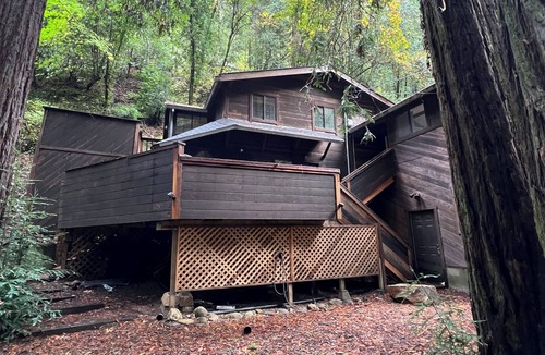 Hacienda House | Soothing house among the redwoods with WiFi in charming Forestville