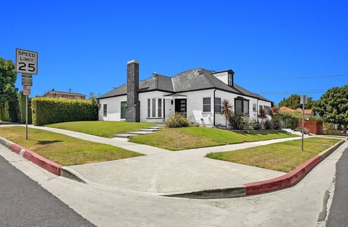 View Park-Windsor Hills House | Spacious 5-bedroom house in amazing View Park-Windsor Hills