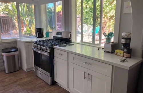 San Marcos House | Spacious 1BD Casita - Sleeps 6 - Full Kitchen - In-Unit Laundry