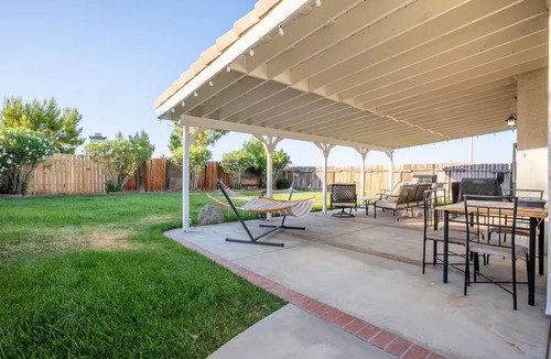 Palmdale House | Spacious 4-bedroom house in superb West Palmdale. Close to the mall.