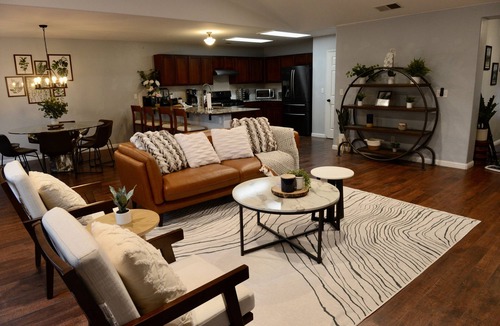 Visalia House | Spacious 4BD Home w EV charger near Sequoia Ntl Pk