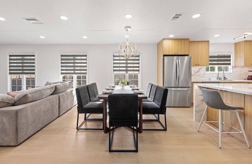 Glendora House | Spacious 5-bedroom country house in tranquil Glendora with AC