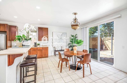 Southridge Village House | Spacious 5bd/3bth with Swing&Yard&Study - Ideal for Travelers