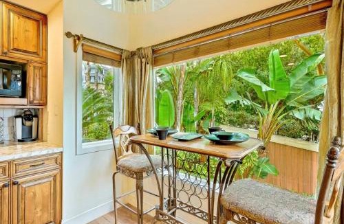 Bay Park Villa | Spacious 5BD Ocean Views Pool Jacuzzi