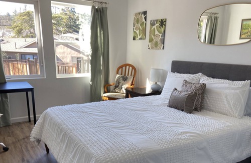 Edgewood Park House | Spacious Bright Renovated 2 Bedroom 2 Bath Central