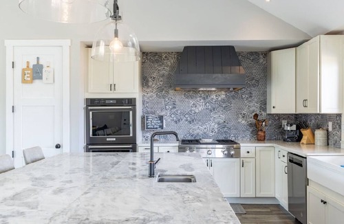 Freestone House | Spacious estate in wonderful Sebastopol with AC, WiFi, fitness room