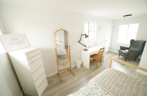 West Hollywood House | Spacious Family Home in LA - 3BR