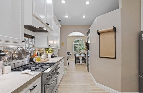 Phoenix Lake-Cedar Ridge House | Spacious-Gourmet Kitchen-Luxe King Bed-Ping Pong-Arcade