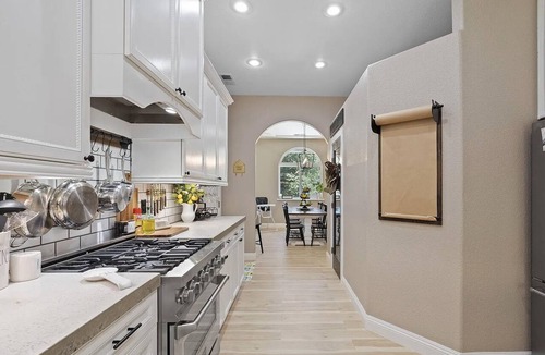Phoenix Lake-Cedar Ridge House | Spacious-Gourmet Kitchen-Luxe King Bed-Ping Pong-Arcade