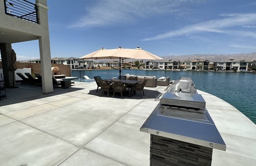 Terra Lago House | Spacious home in Palm Springs area, Indio. Close to all festivals. Sleeps 14+