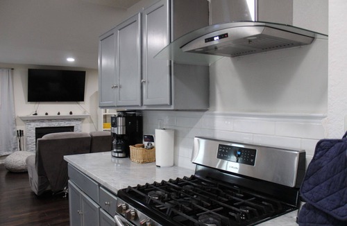 Lancaster House | Spacious Home with Backyard Basketball + Laundry