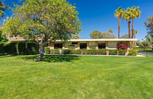 Sonora Sunrise Condo | Spacious Mid-Century Condo in Sunny Palm Springs