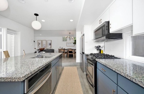 Leucadia House | Spacious Single Family Beach House w/Pool & AC