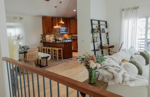 Crown Point House | Spacious, sunlit townhouse with beach gear, dreamy beds, and walkable access to PB’s best spots.