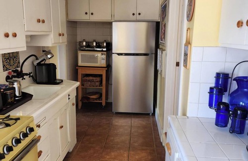 Los Feliz Villa | Spectacular views 3-bedroom villa with pool and gardens in walkable Los Feliz