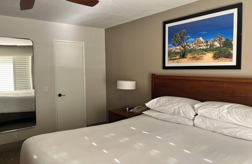Cathedral City Resort | Spring Break at beautiful Hyatt Vacation Club resort Sunday to Sunday 7 nights