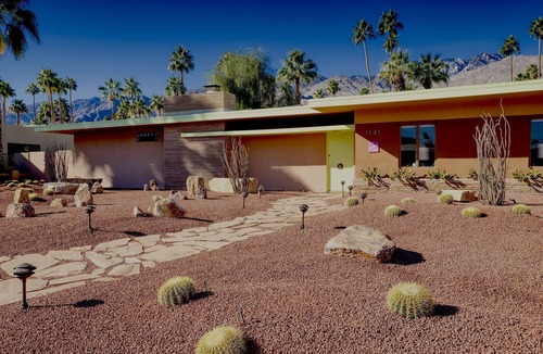 Deep Well Ranch House | Star of Modernism Week - Three Bedrooms, Pool &Spa in Historic Deepwell Estates