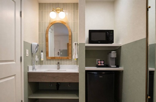 Munras Avenue Hotel | Stargazer Hotel