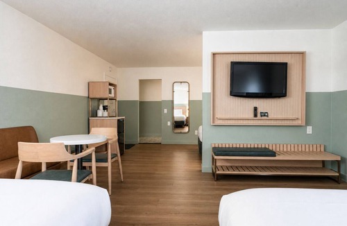 Munras Avenue Hotel | Stargazer Hotel
