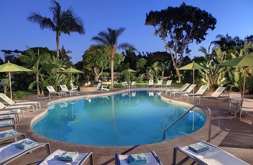 San Diego Hotel | Steps Away from Fun! Outdoor Pool, Beachfront Location!