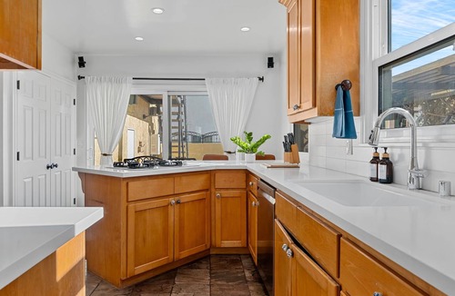 Belmont Shore House | Steps to Beach & 2nd St. Retreat, Hot-Tub, Parking, 3BR w/Private Studio