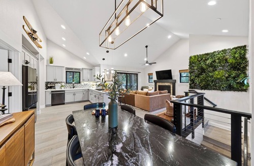Lincoln Park House | Steps to Lake + Near Cave Rock + Heavenly Ski Resort | Tahoe Glen